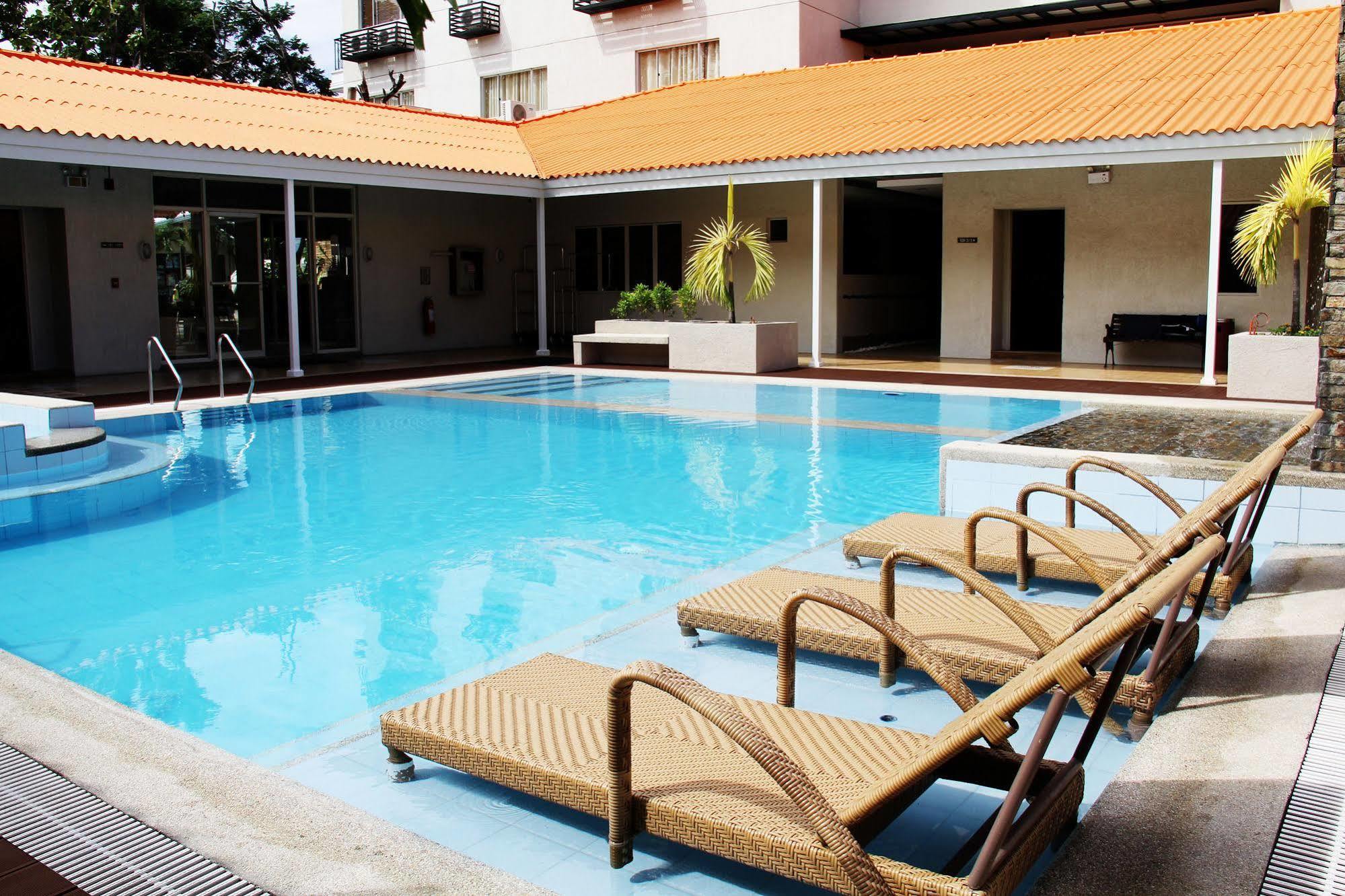 Court Meridian Hotel & Suites Olongapo Exterior foto